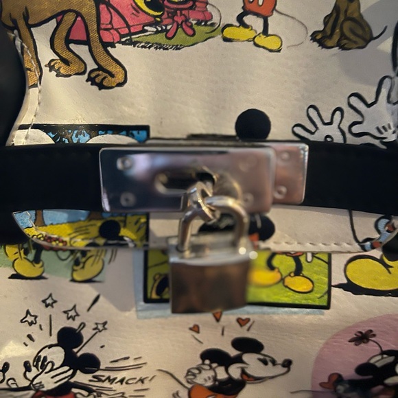 Mickey Mouse character purse - Picture 7 of 10